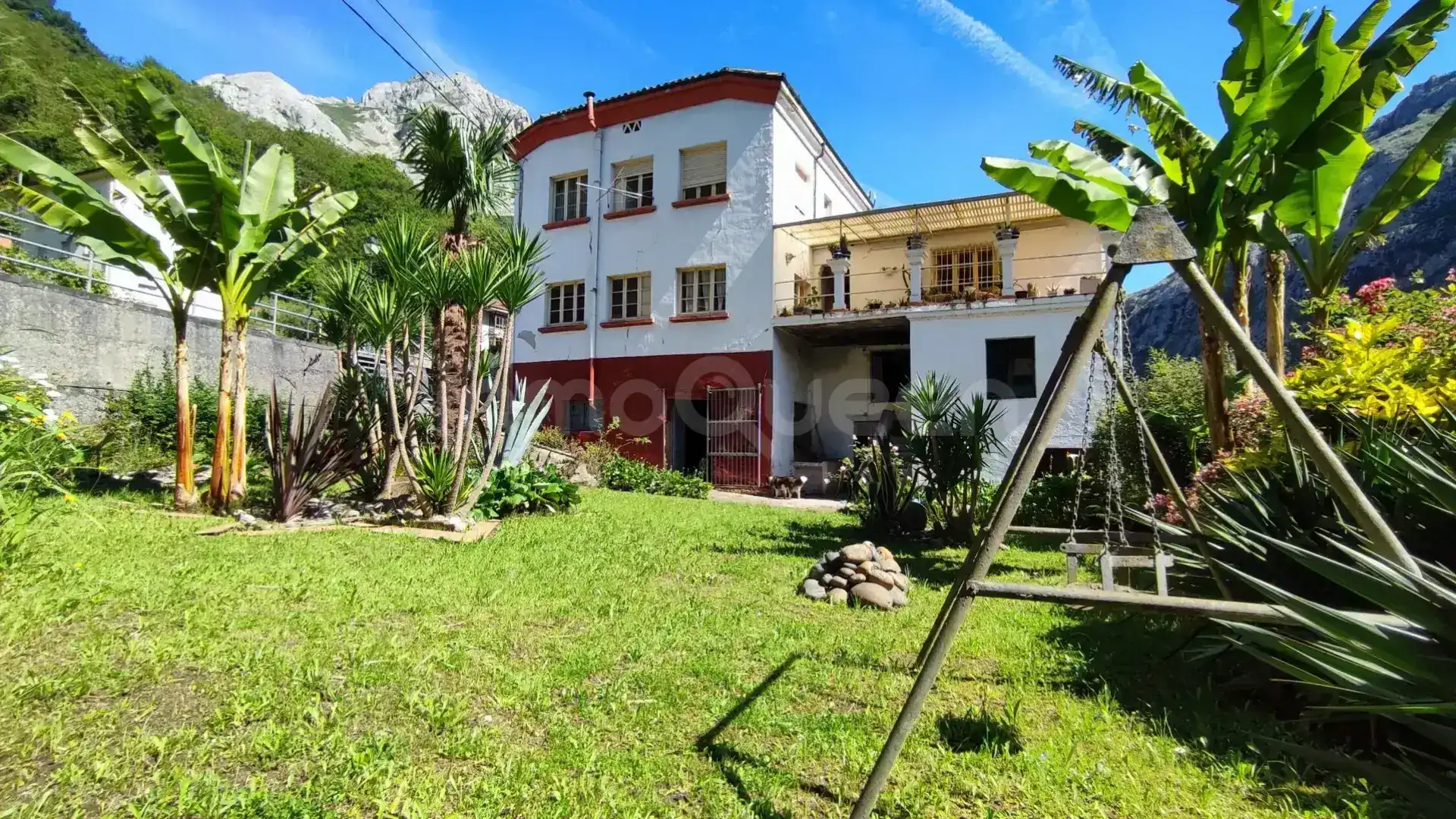 Vista exterior de Casa o xalet en venda en Morcín amb Calefacció, Jardí privat i Terrassa