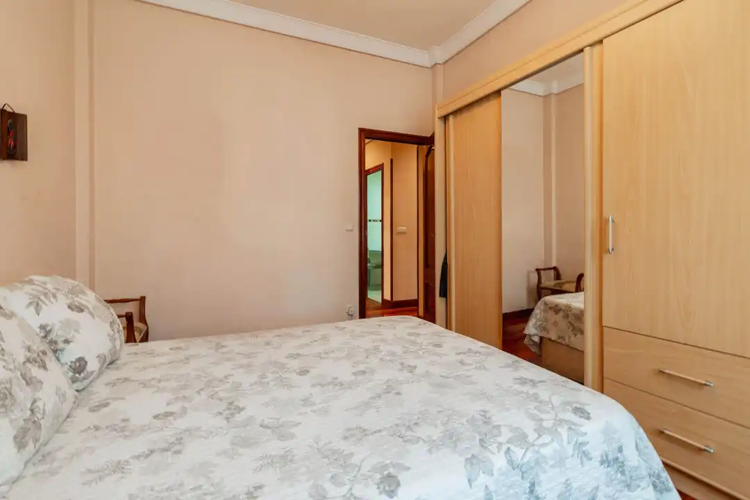 Bedroom of Flat for sale in Donostia - San Sebastián   with Heating, Balcony and Alarm