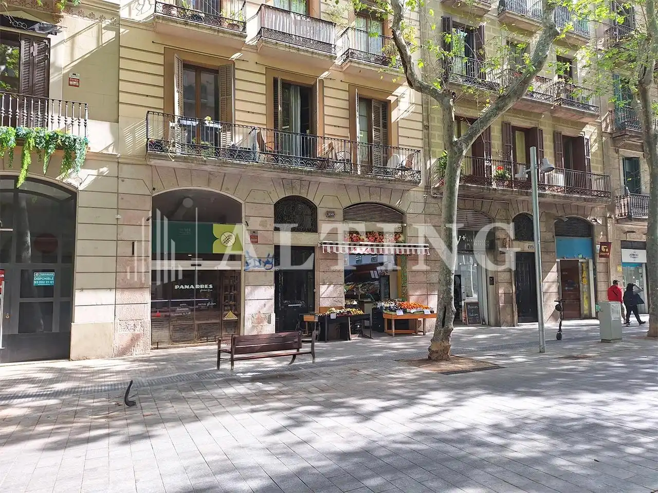 Vista exterior de Local de alquiler en Barcelona con Aire acondicionado