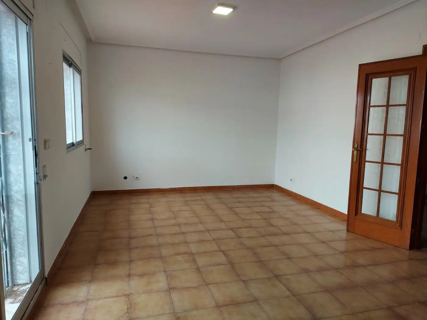 Commercial properties for sale in Domeño