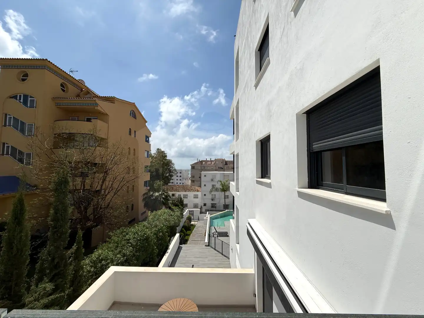Vista exterior de Piso en venta en Benalmádena con Aire acondicionado, Calefacción y Terraza