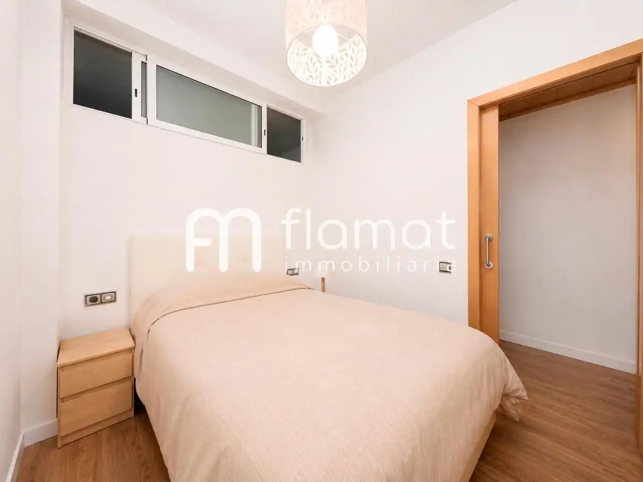 Bedroom of Flat for sale in Barcelona