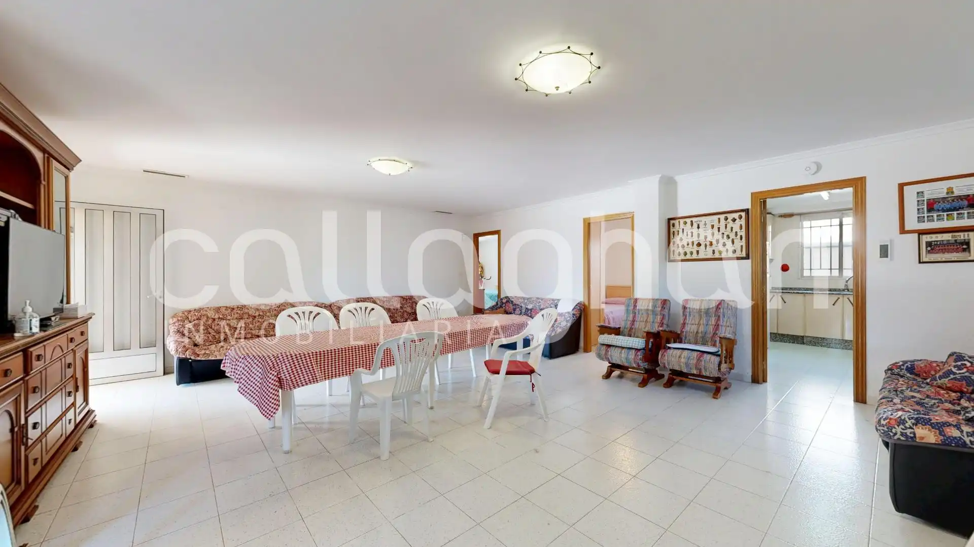 Sala d'estar de Casa o xalet en venda en Chiva amb Aire condicionat, Jardí privat i Terrassa