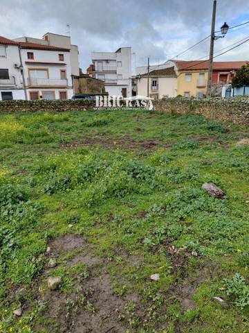 Terreno en Venta en N/A en Zarza de Montánchez