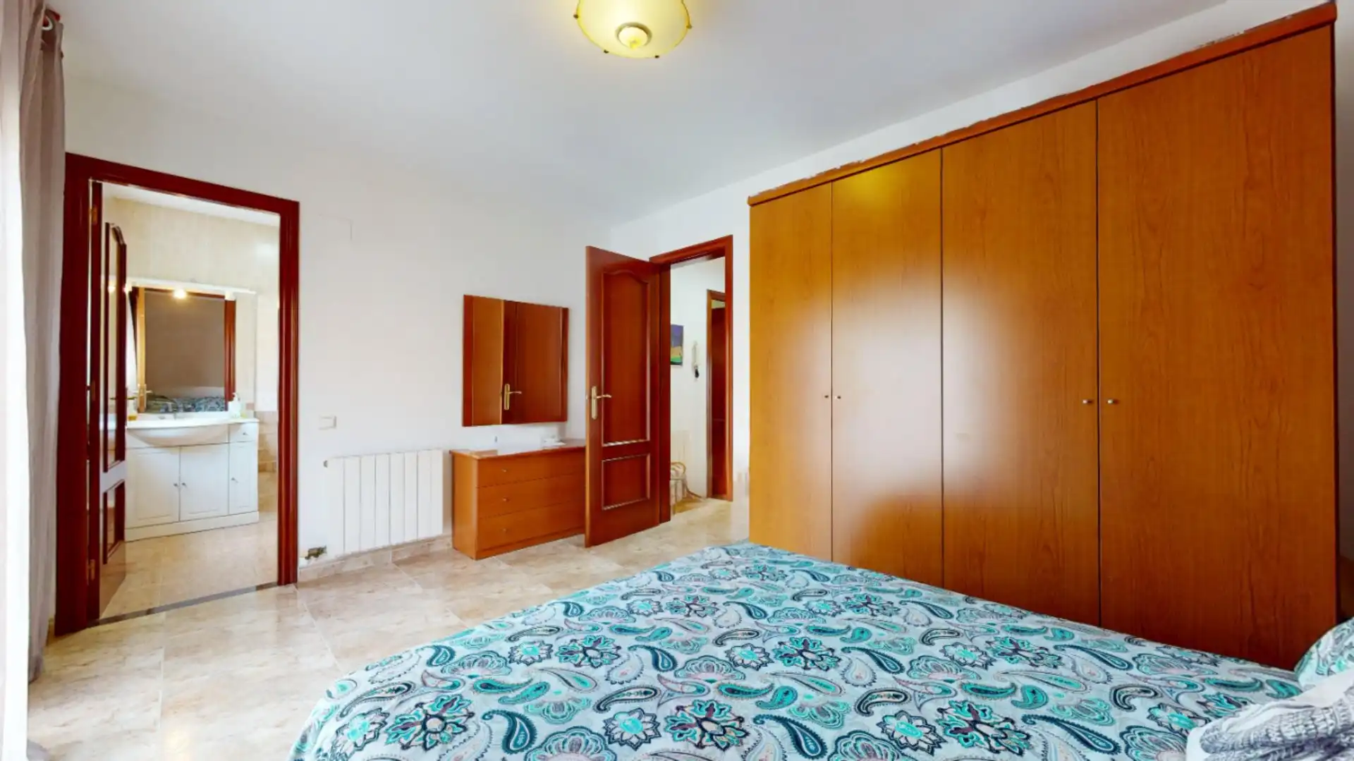 Habitación de Casa adosada en venta en Vilanova i la Geltrú con Calefacción y Terraza