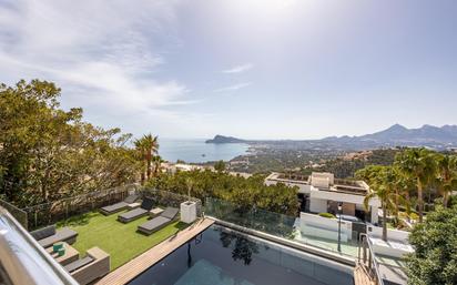 Piscina de Casa o xalet en venda en Altea amb Aire condicionat, Calefacció i Jardí privat