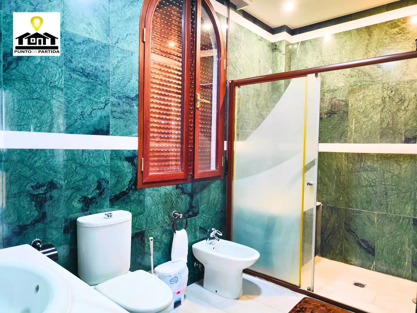 Badezimmer von Country house zum Verkauf in Utrera mit Klimaanlage, Heizung und Privatgarten