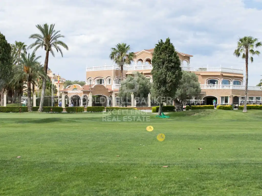 Vista exterior de Local en venta en Oliva