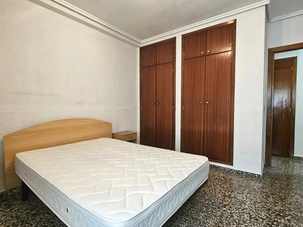 Habitación de Piso en venta en L'Eliana con Balcón y Internet