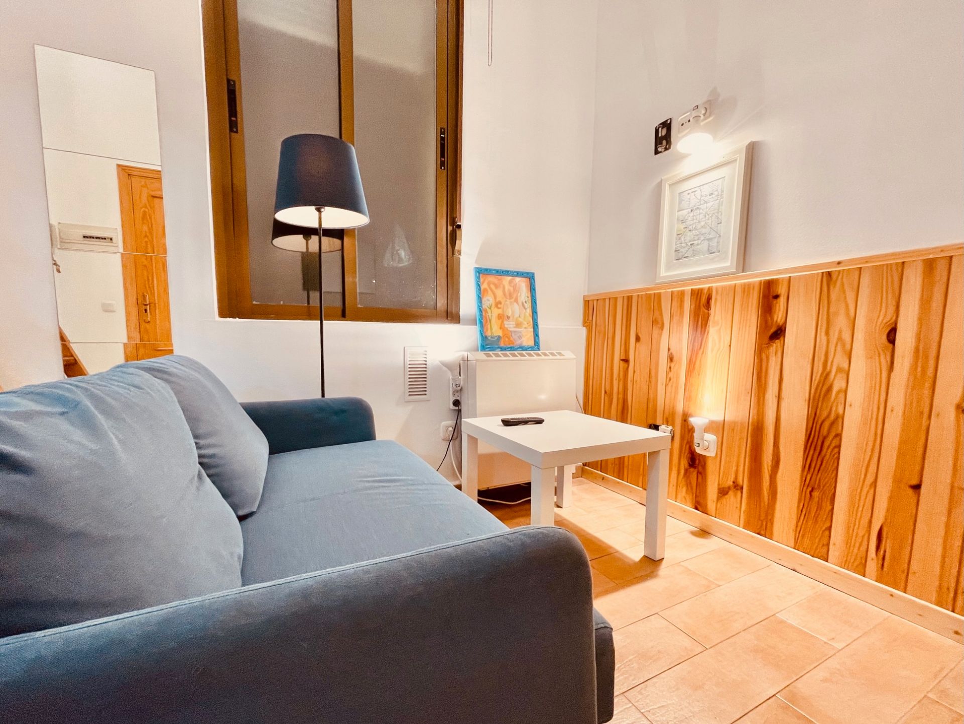 Sala d'estar de Estudi de lloguer en  Madrid Capital amb Moblat