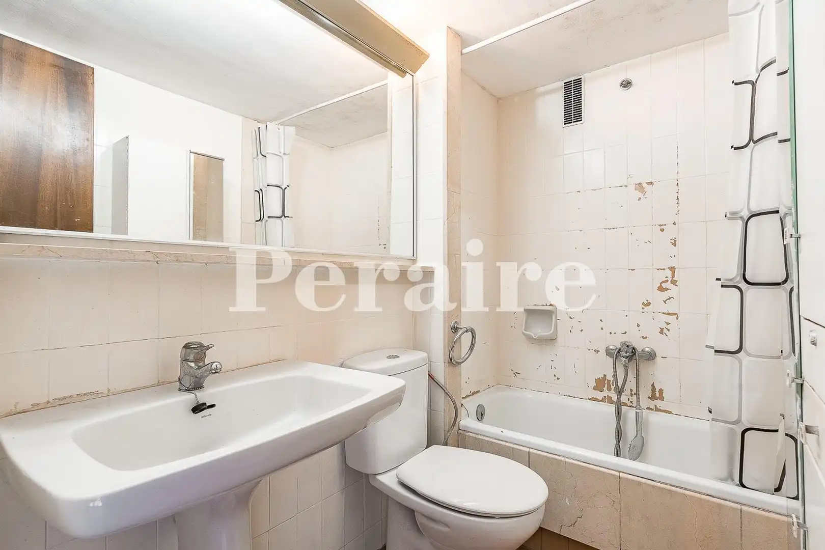 Bathroom of Flat for sale in Gràcia