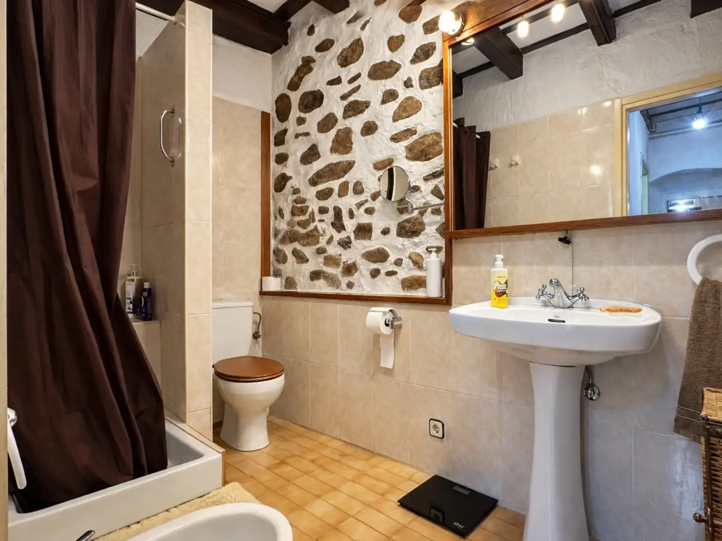 Bathroom of Country homes for sale in Campdevànol  with Heating, Private garden and Parquet flooring