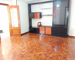 Living room of Flat for sale in Burgos Capital  with Heating, Parquet flooring and Storage room