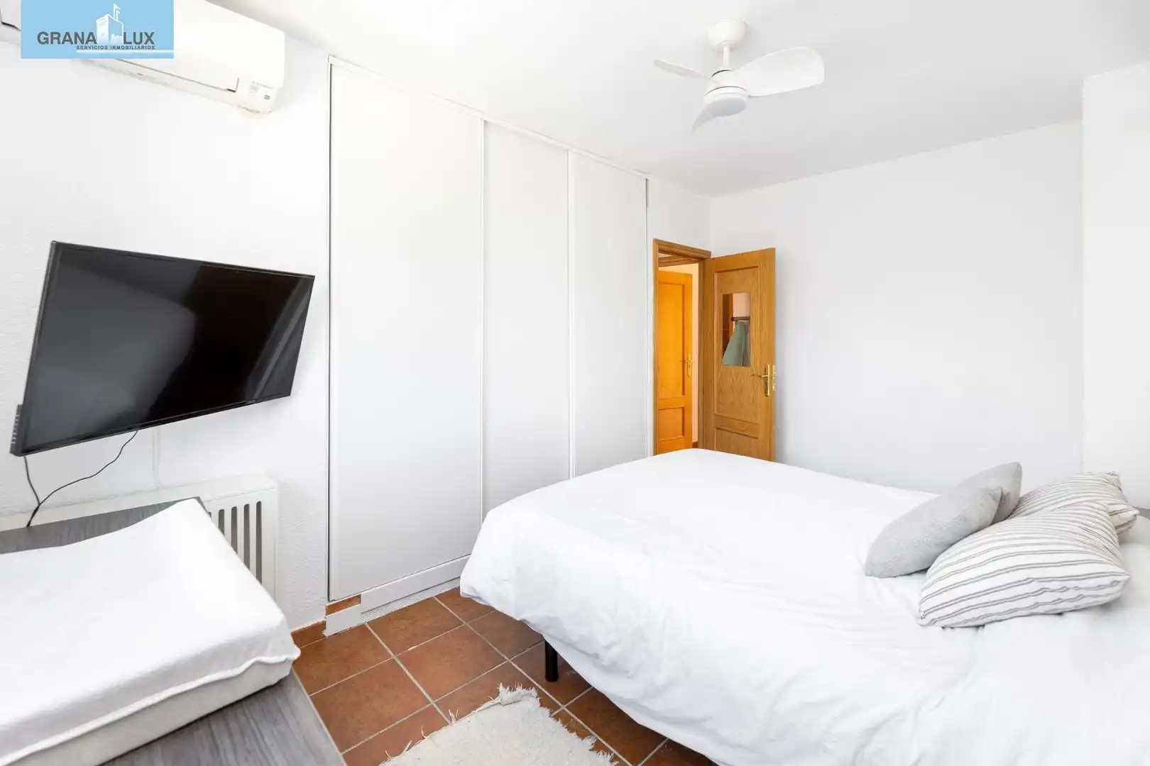 Terraced house with pool for sale in Calle de José Riquelme, imagen 26