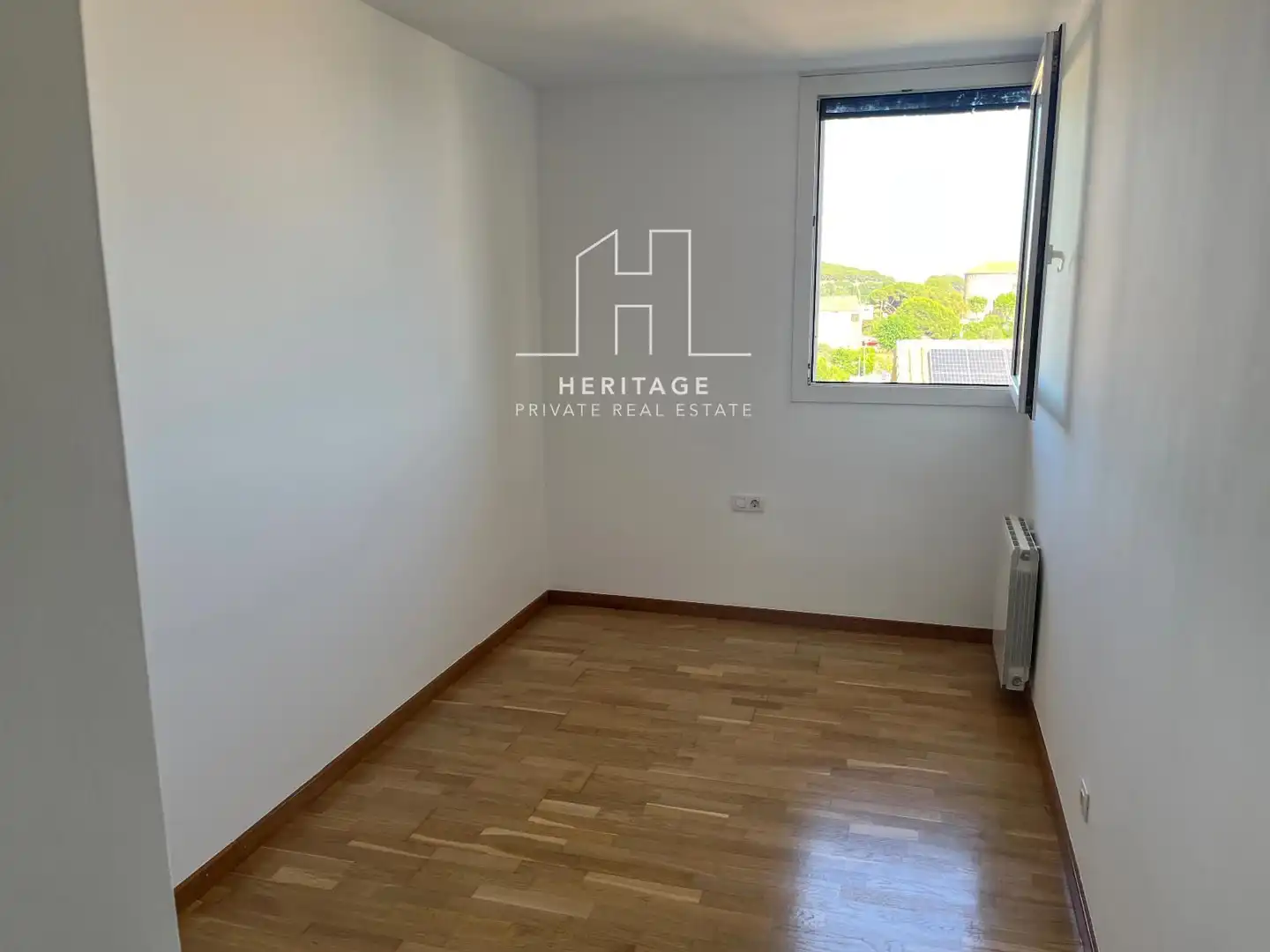 Habitación de Casa adosada de alquiler en Tiana con Aire acondicionado, Calefacción y Jardín privado