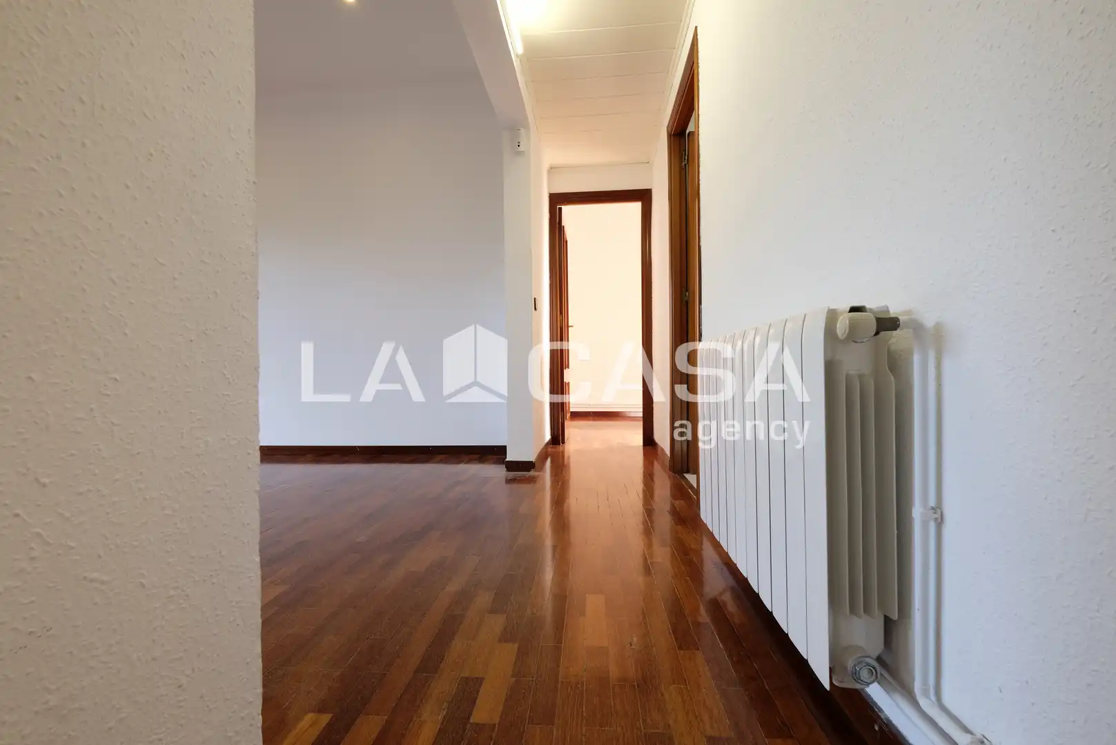 Piso en venta en Barcelona con Calefacción y Balcón