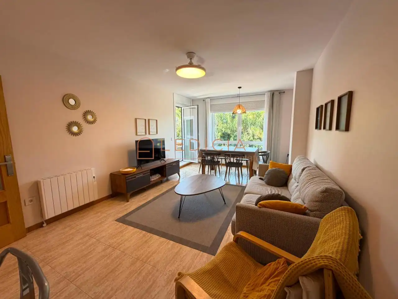 Wohnzimmer von Wohnung zur Miete in Vigo  mit Heizung, Abstellraum und Möbliert