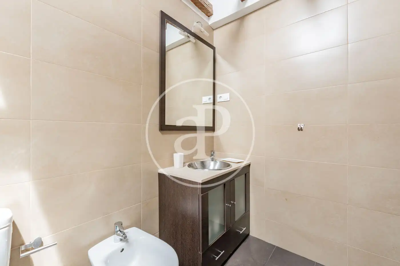 Badezimmer von Dachboden zum Verkauf in Madrid mit Klimaanlage, Heizung und Abstellraum