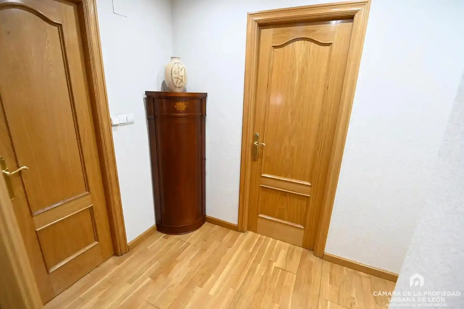 Wohnung zum Verkauf in Población de Arroyo mit Heizung, Terrasse und Abstellraum