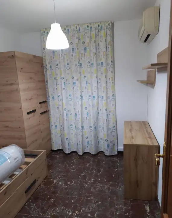 Baño de Piso para compartir en Granada con Aire acondicionado, Amueblado y Horno