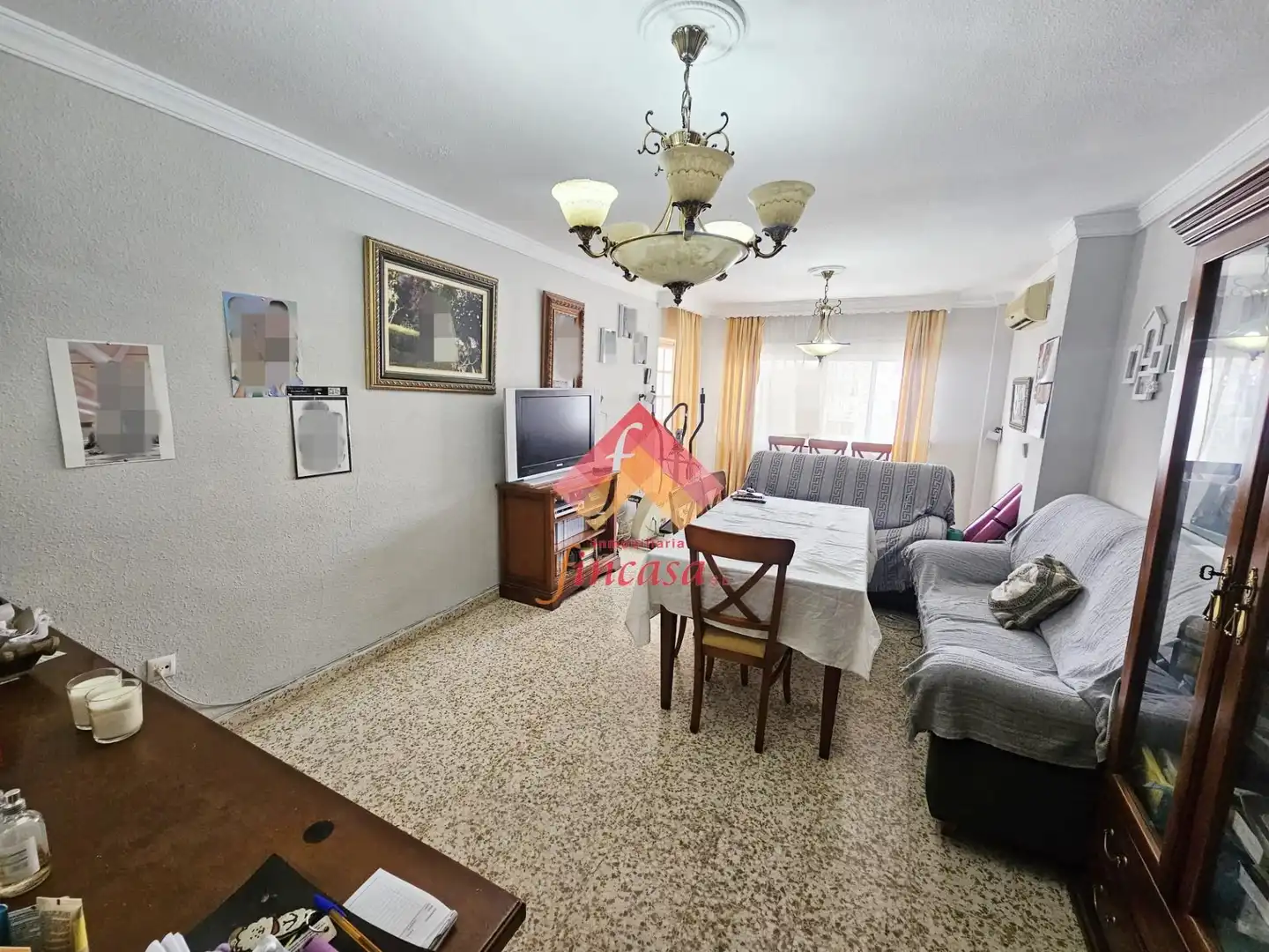 Sala d'estar de Pis en venda en Ronda amb Calefacció, Terrassa i Moblat
