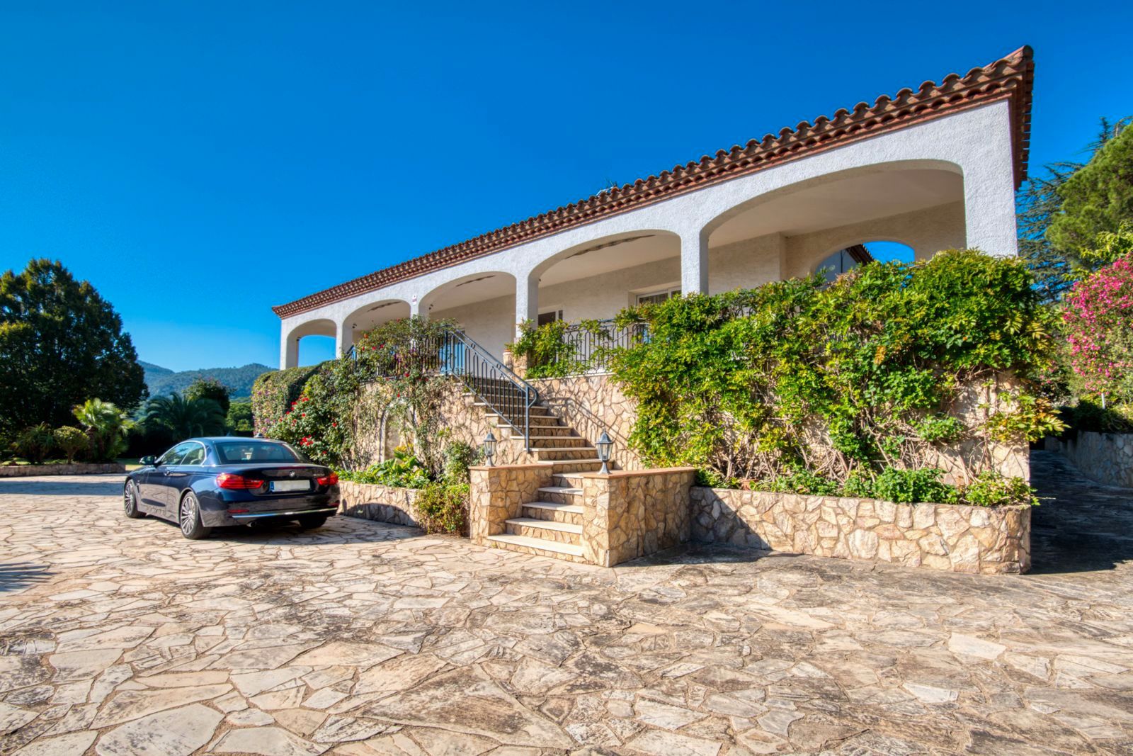 Vista exterior de Finca rústica en venta en Sant Feliu de Guíxols con Aire acondicionado, Calefacción y Jardín privado