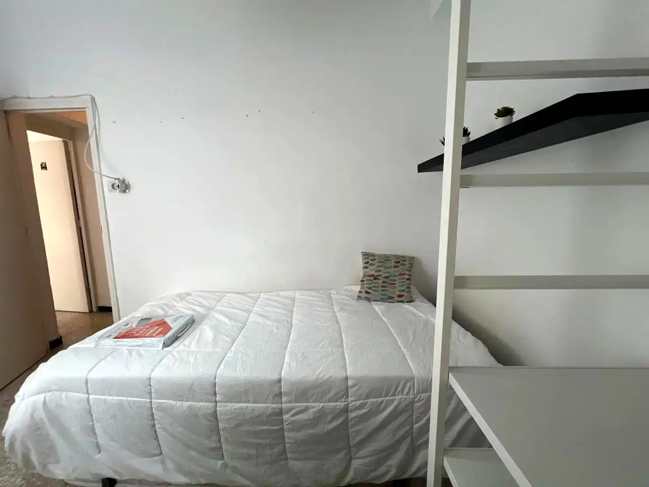 Flat for rent in Segre, El Plantinar – Avda. La Paz - El Juncal