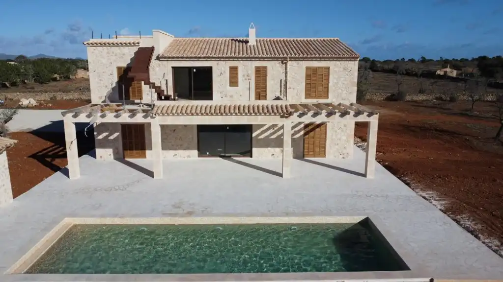 Vista exterior de Finca rústica en venda en Santanyí amb Aire condicionat, Calefacció i Jardí privat