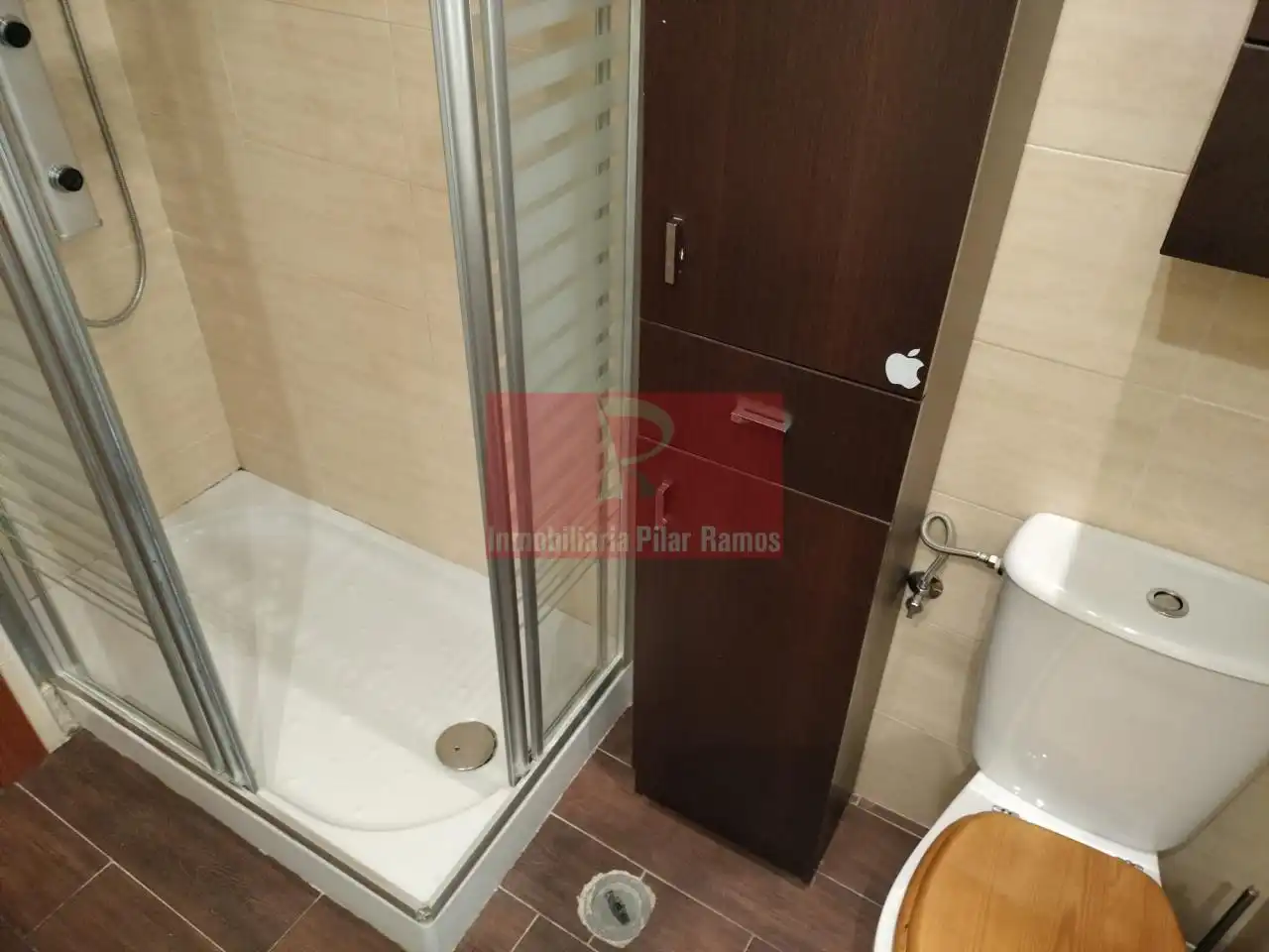 Baño de Apartamento de alquiler en León Capital  con Calefacción, Parquet y Amueblado