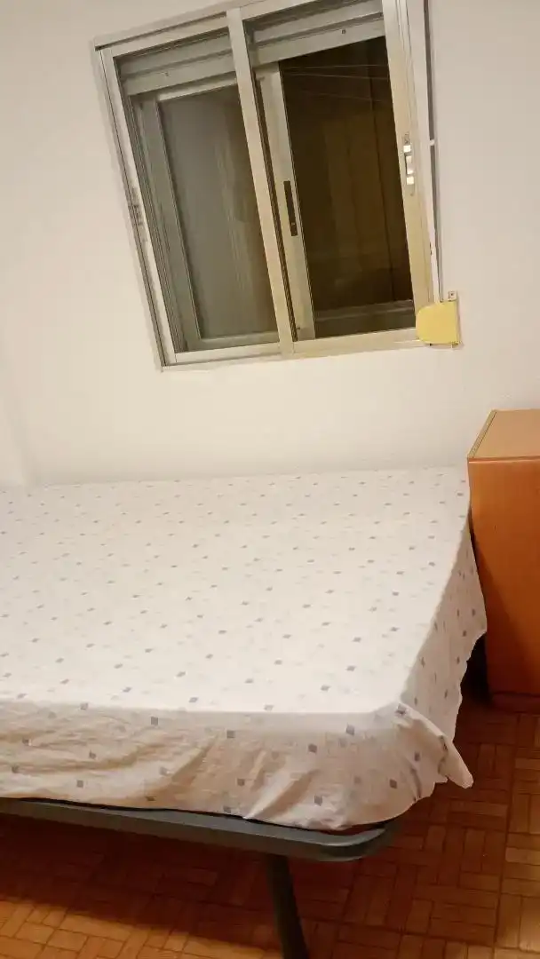 Schlafzimmer von Wohnung zur Miete in Parla mit Klimaanlage, Ofen und Waschmaschine