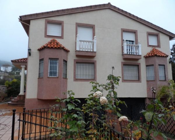 Exterior view of Single-family semi-detached to rent in  Córdoba Capital  with Air Conditioner, Heating and Private garden