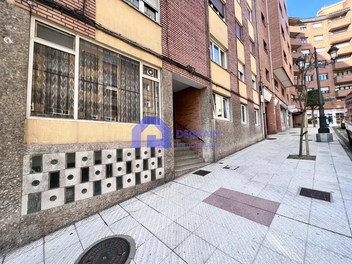 Exterior view of Office for sale in Oviedo 