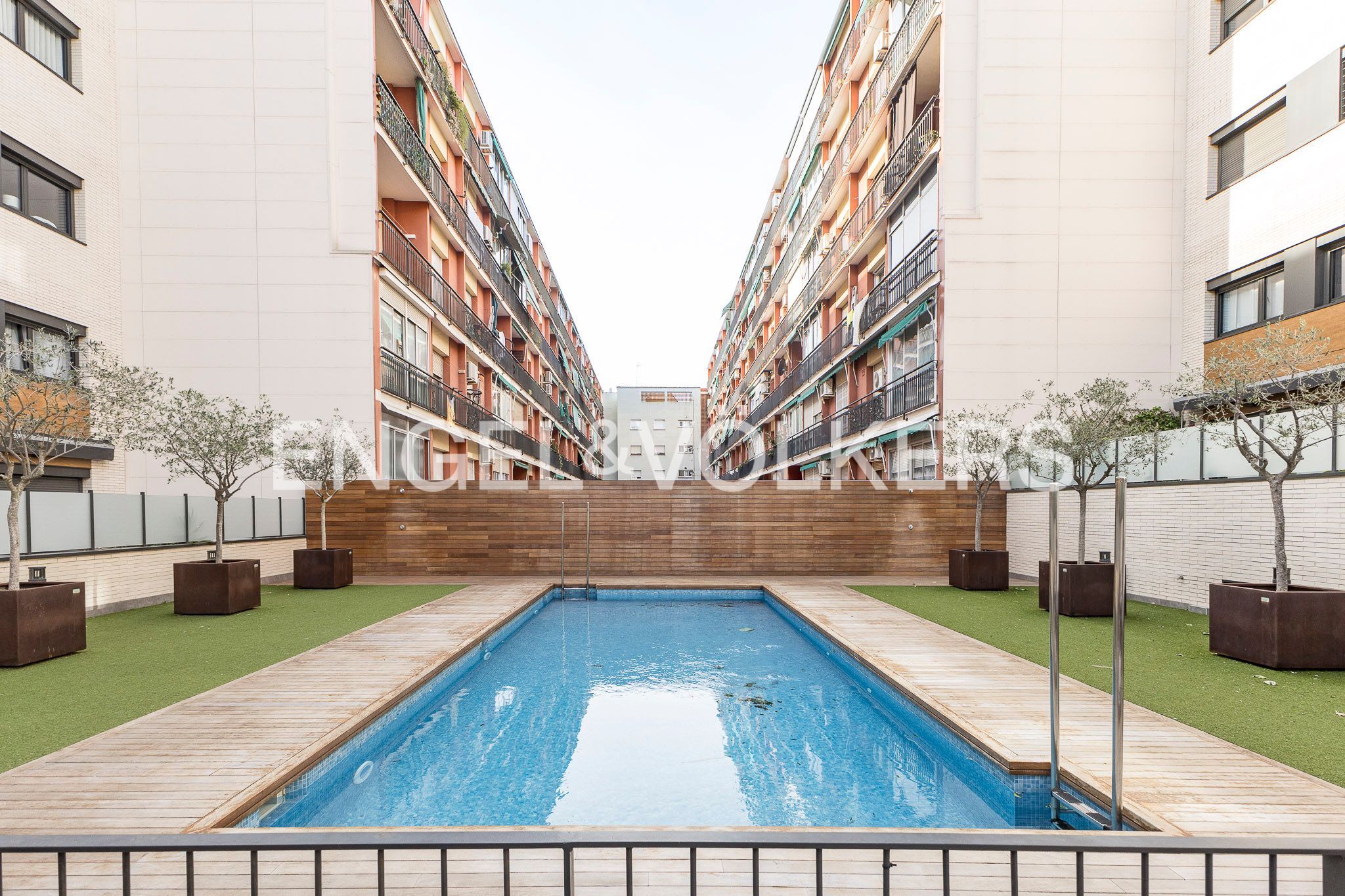 Exterior view of Flat for sale in  Barcelona Capital  with Air Conditioner, Heating and Storage room