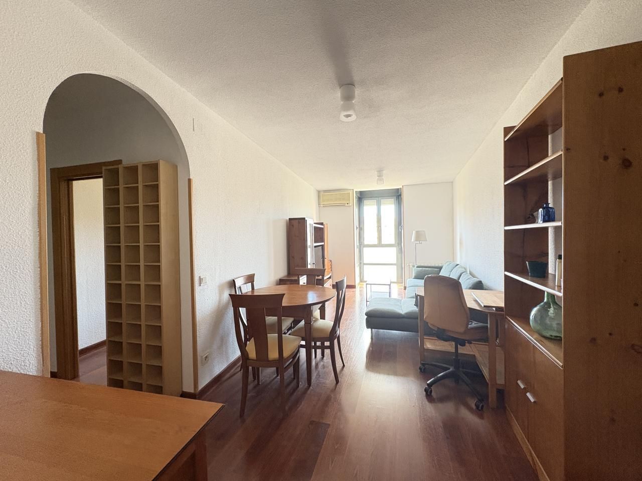 Sala d'estar de Pis de lloguer en  Madrid Capital amb Calefacció i Moblat