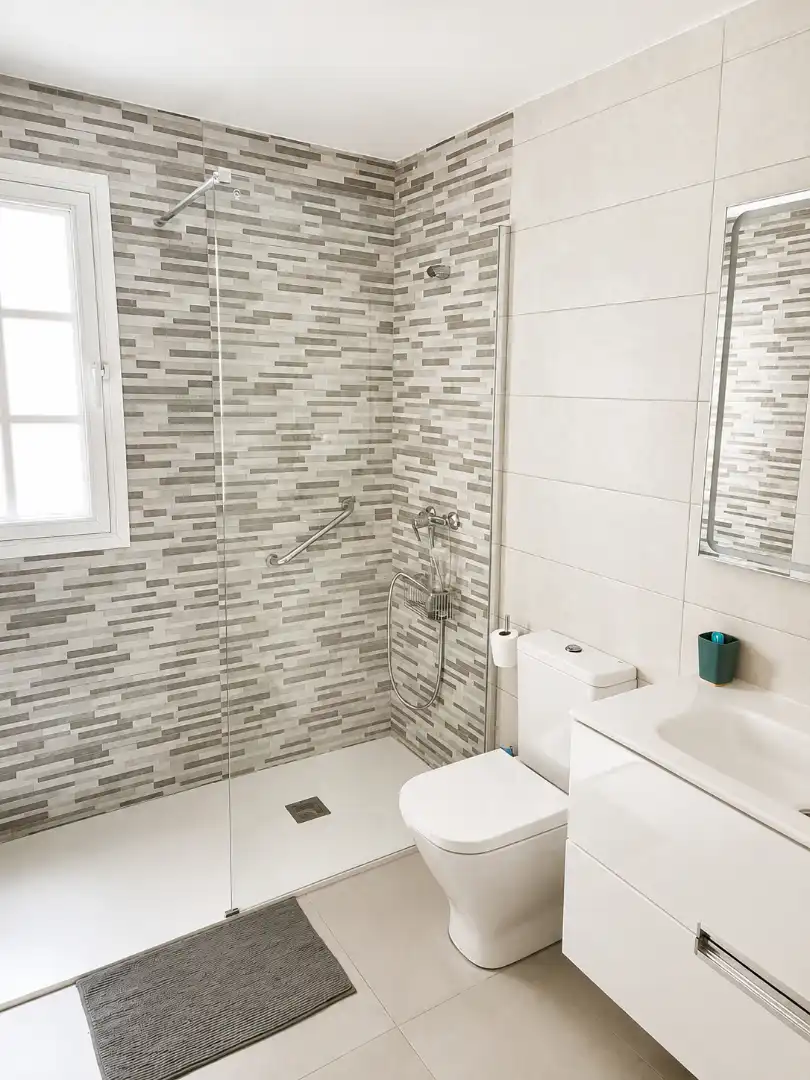 Bathroom of Flat for rent in Motril  with Terrace, Furnished and Oven