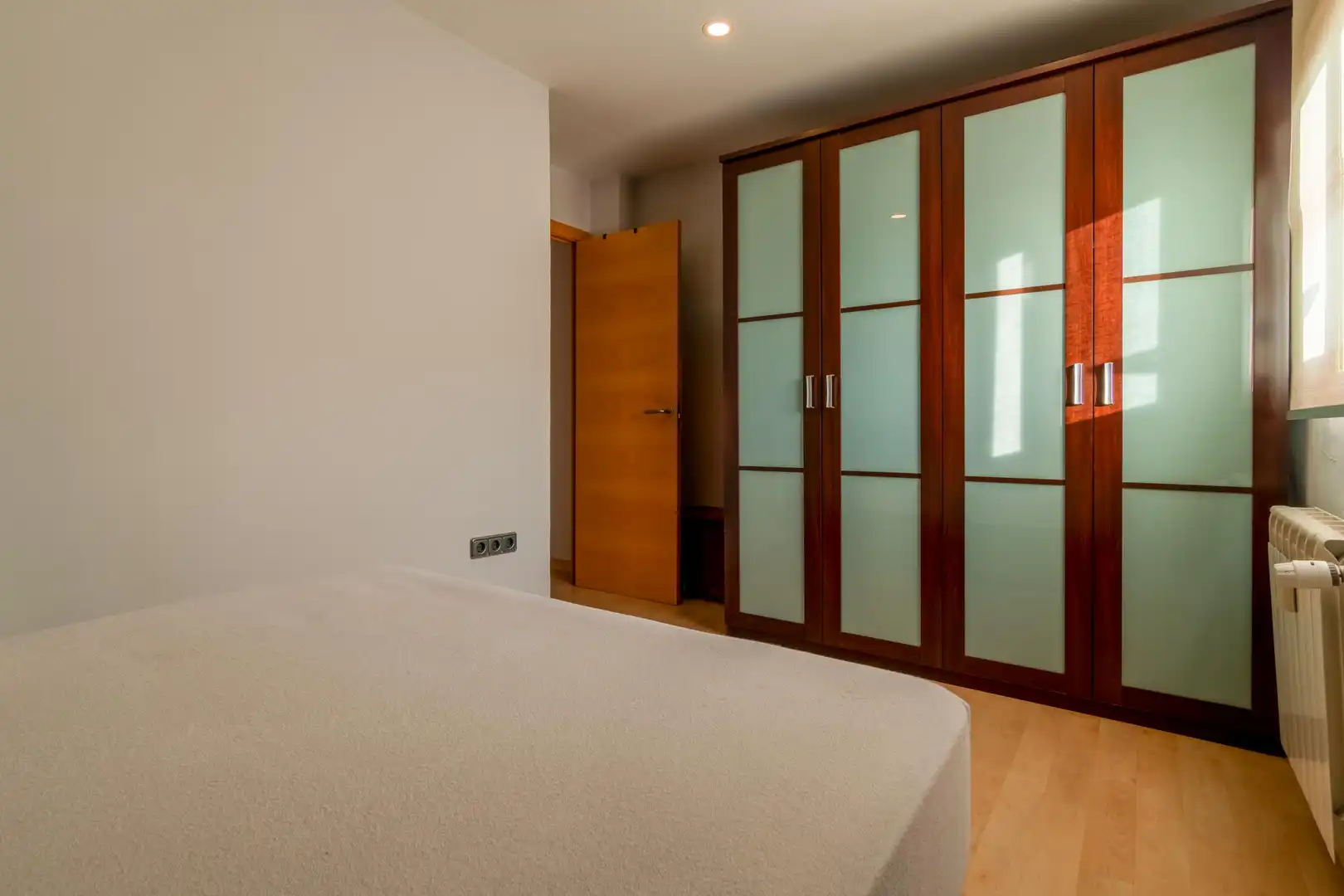Habitación de Apartamento en venta en Alcorcón con Aire acondicionado, Calefacción y Jardín privado