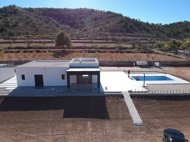 Villa zum Verkauf in Hondón de las Nieves / El Fondó de les Neus
