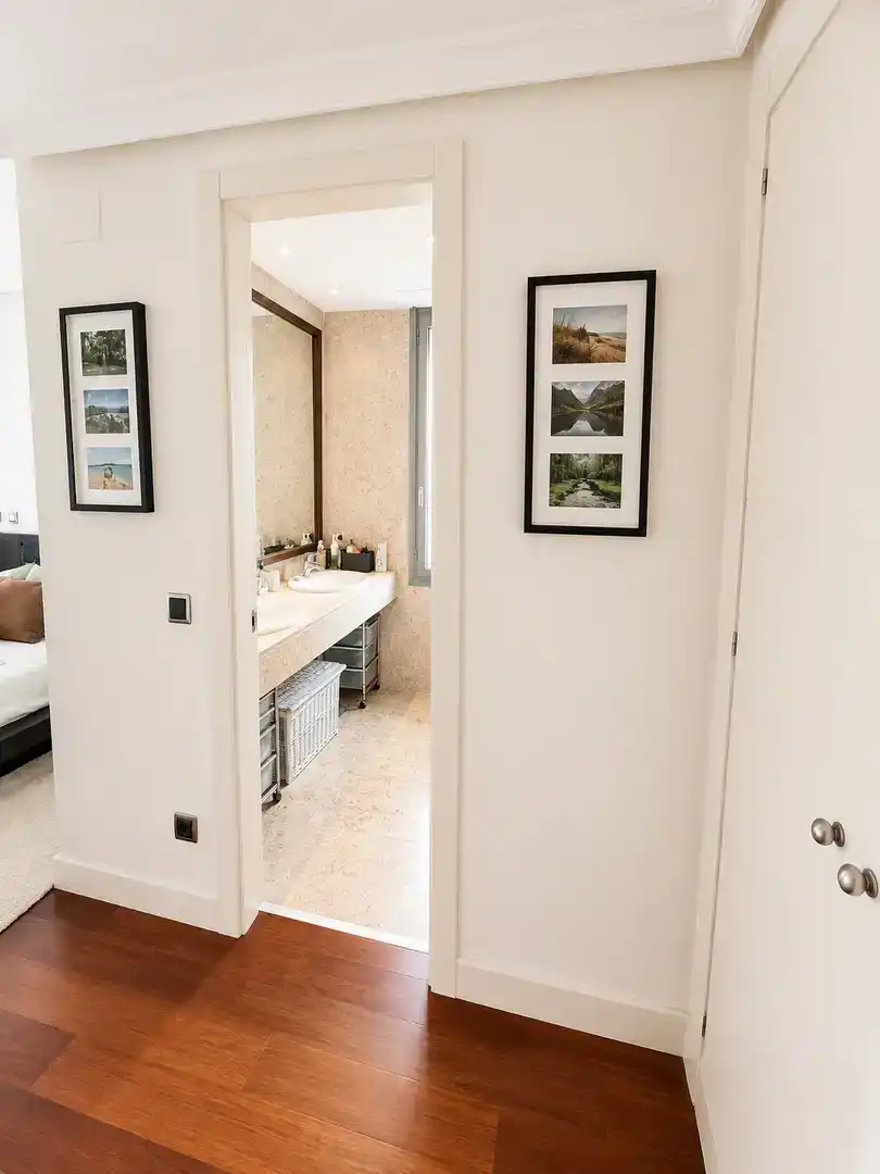 Bathroom of Flat for sale in Majadahonda  with Air Conditioner, Terrace and Swimming Pool