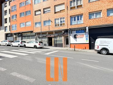 Locale commerciale in vendita a Rúa Graduil 9