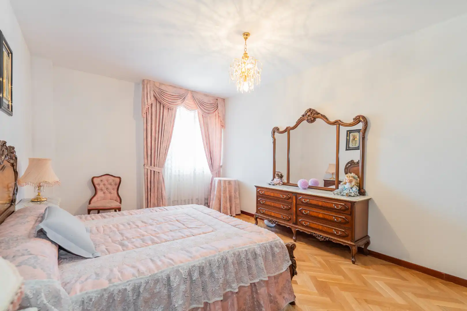 Bedroom of Houses for sale in San Sebastián de los Reyes  with Air Conditioner, Heating and Private garden