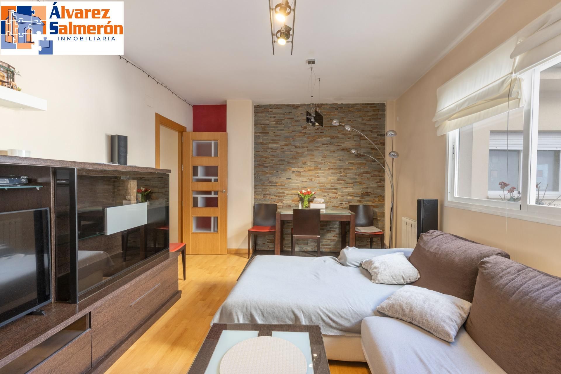 Sala d'estar de Pis en venda en Monachil amb Aire condicionat, Calefacció i Traster