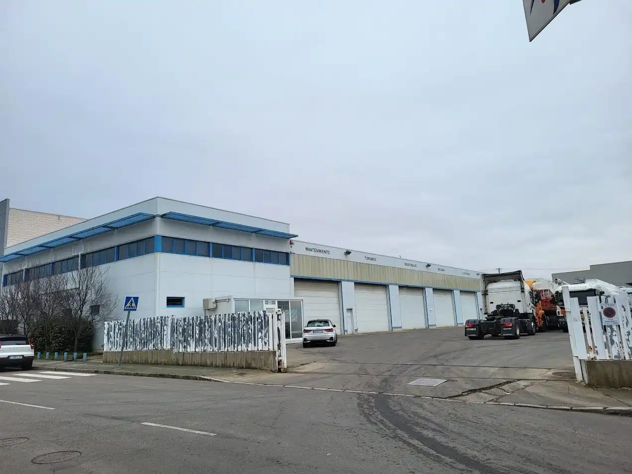 Nau industrial en venda a Trobajo del Camino, imagen 2