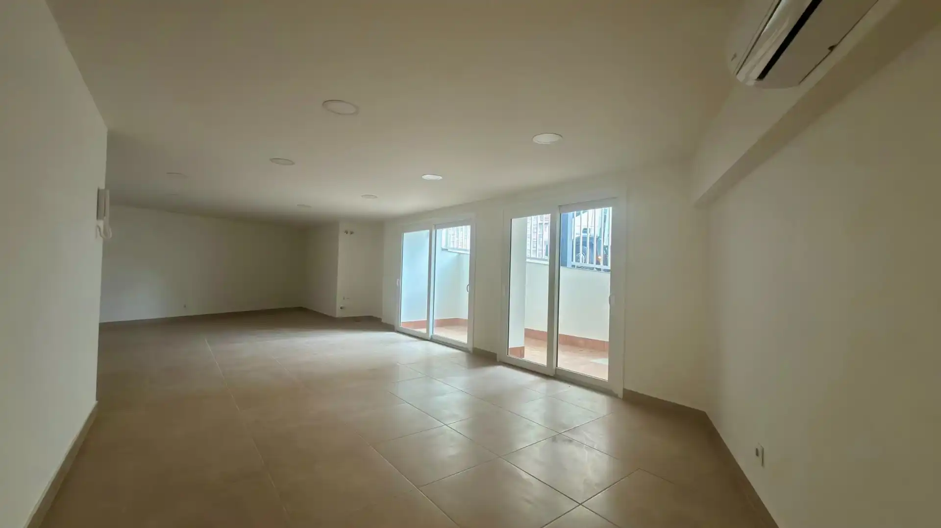 Wohnung mit Terrasse zum Verkauf in Carrer de l'Autonomia, imagen 22