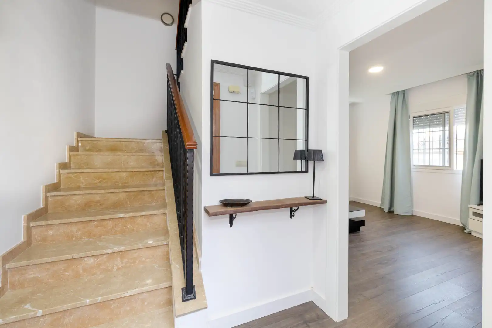 Detached house with pool for sale in Calle Lorenzo Valla, imagen 9