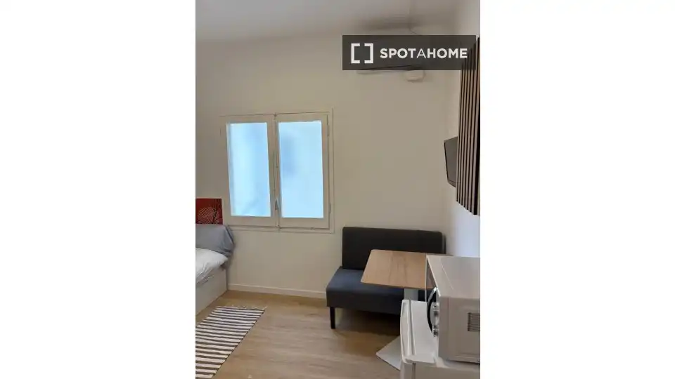 Bedroom of Flat for rent in Barcelona  with Air Conditioner, Heating and Furnished