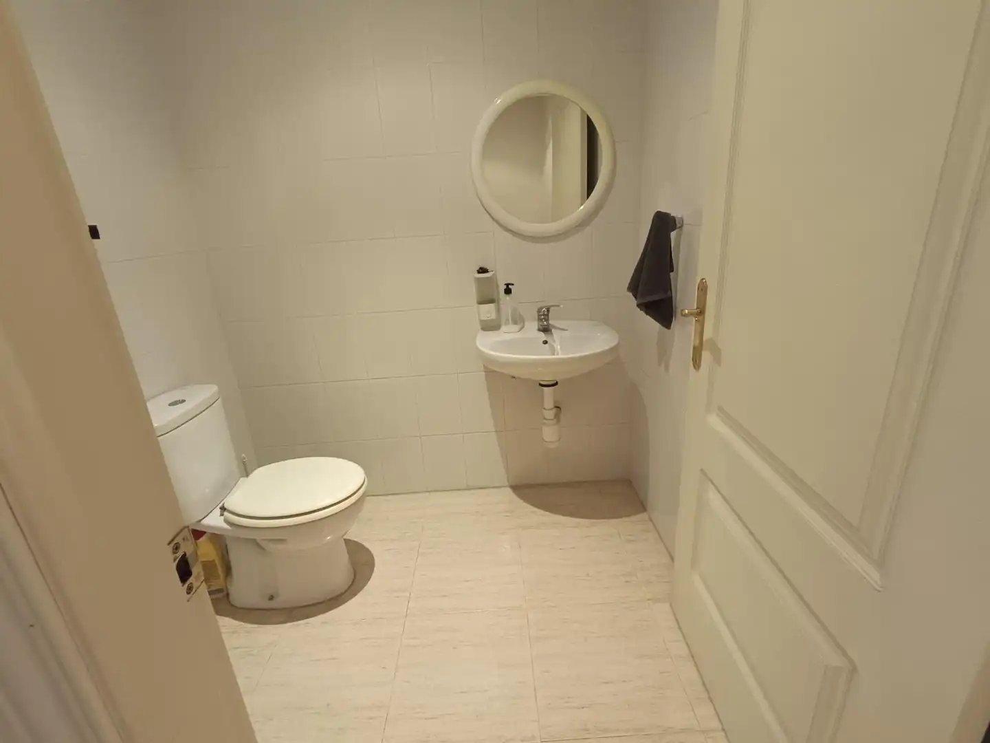 Bany de Casa o xalet en venda en Córdoba amb Terrassa, Traster i Alarma