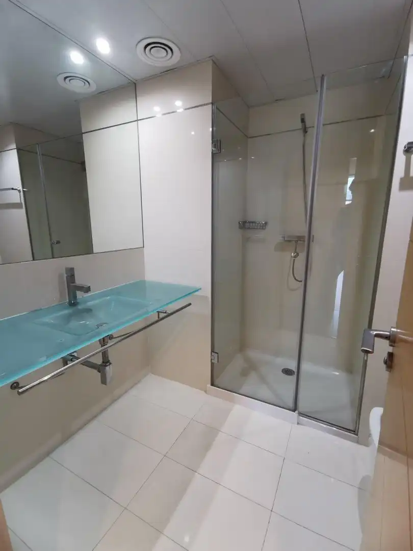 Baño de Apartamento en venta en Barcelona con Aire acondicionado, Calefacción y Terraza