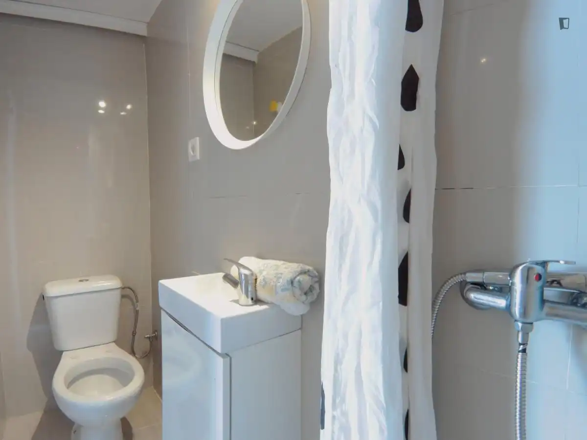 Study for rent in Puerta del Ángel