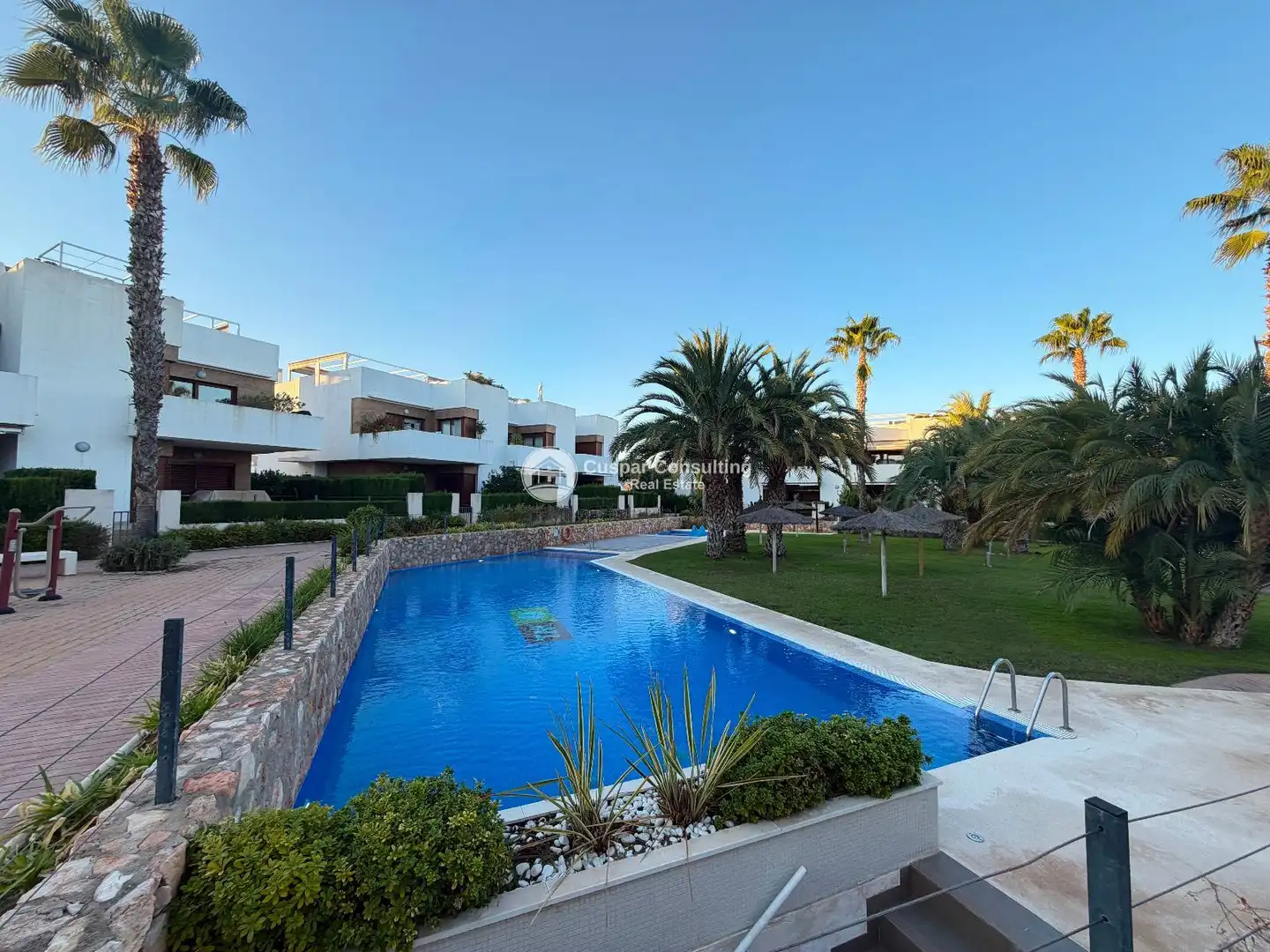 Apartamento con piscina en venta en Orihuela Costa