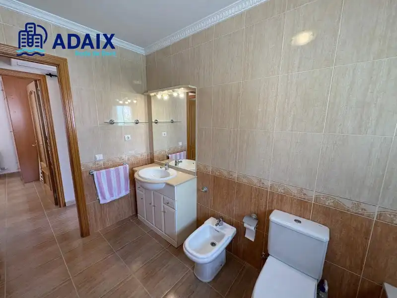 Bathroom of Houses for sale in Roda de Berà  with Air Conditioner, Heating and Terrace